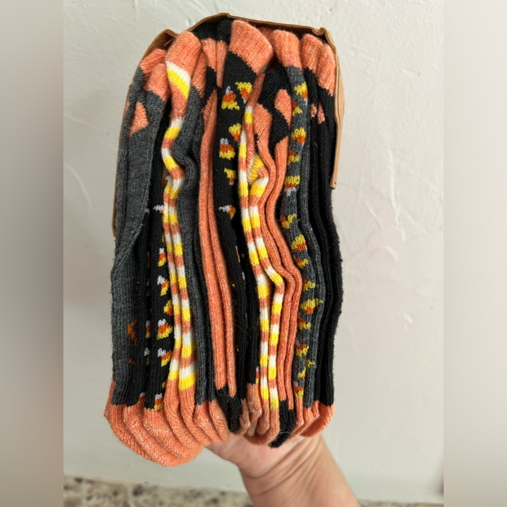 🎃RAE DUNN KIDS HALLOWEEN 10 PACK ANKLE SOCKS M/L - Picture 3 of 4